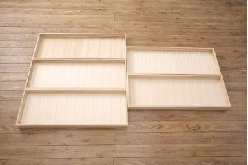 中古　美品　天板リメイク　衣装盆付き　収納力抜群が嬉しい!上品な佇まいが魅力の民芸箪笥ローボード(ローチェスト、テレビ台、テレビボード、リビングボード)(R-050979)