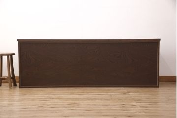 中古　美品　天板リメイク　衣装盆付き　収納力抜群が嬉しい!上品な佇まいが魅力の民芸箪笥ローボード(ローチェスト、テレビ台、テレビボード、リビングボード)(R-050979)