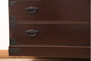 中古　美品　天板リメイク　落ち着いた空間づくりにおすすめ!上品な佇まいが魅力の民芸箪笥ローボード(ローチェスト、テレビ台、テレビボード、リビングボード)(R-050980)