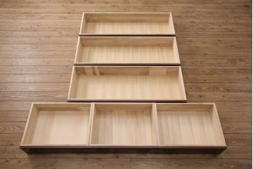 中古　美品　天板リメイク　落ち着いた空間づくりにおすすめ!上品な佇まいが魅力の民芸箪笥ローボード(ローチェスト、テレビ台、テレビボード、リビングボード)(R-050980)