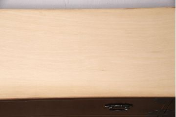 中古　美品　天板リメイク　落ち着いた空間づくりにおすすめ!上品な佇まいが魅力の民芸箪笥ローボード(ローチェスト、テレビ台、テレビボード、リビングボード)(R-050980)
