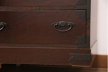中古　美品　天板リメイク　落ち着いた空間づくりにおすすめ!上品な佇まいが魅力の民芸箪笥ローボード(ローチェスト、テレビ台、テレビボード、リビングボード)(R-050980)