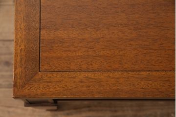 中古　美品　マホガニー材　DREXEL HERITAGE(ドレクセルヘリテイジ)　Triune(トライユン)　カクテルテーブル(センターテーブル、リビングテーブル)(定価約21万円)(R-050981)