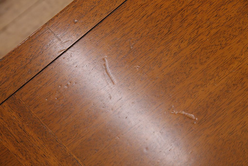 中古　美品　マホガニー材　DREXEL HERITAGE(ドレクセルヘリテイジ)　Triune(トライユン)　カクテルテーブル(センターテーブル、リビングテーブル)(定価約21万円)(R-050981)