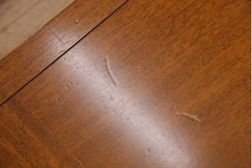 中古　美品　マホガニー材　DREXEL HERITAGE(ドレクセルヘリテイジ)　Triune(トライユン)　カクテルテーブル(センターテーブル、リビングテーブル)(定価約21万円)(R-050981)