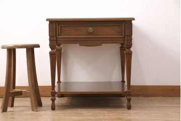 中古　美品　DREXEL HERITAGE(ドレクセルヘリテイジ)　FRANCESCA(フランチェスカ)シリーズ　優美な佇まいの電話台(サイドテーブル、ナイトテーブル、エンドテーブル)(定価約30万円)(R-050983)