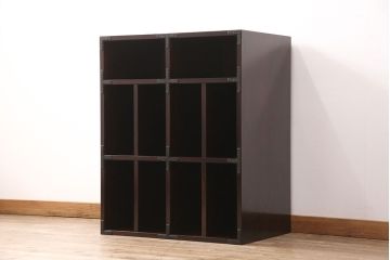 中古　超美品　特注　岩谷堂箪笥　シンプルながらもどこか威厳を漂わせる収納棚(マス目棚、本棚、レコードラック)(R-050988)