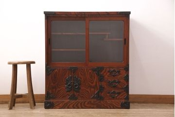 中古　岩谷堂箪笥　菊幸作　くっきりした木目が印象的な収納棚(茶箪笥、サイドキャビネット、飾り棚)(定価約40万円)(R-050989)