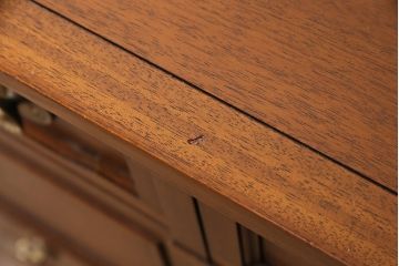 中古　美品　DREXEL HERITAGE(ドレクセルヘリテイジ)　Triune(トライユン)　気品あふれる佇まいが魅力のマホガニー材製サイドボード(チェスト、引き出し)(定価約70万円)(R-050995)