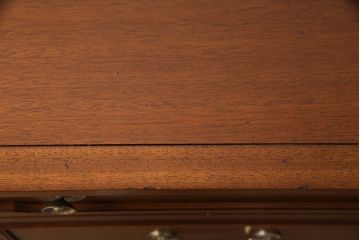 中古　美品　DREXEL HERITAGE(ドレクセルヘリテイジ)　Triune(トライユン)　気品あふれる佇まいが魅力のマホガニー材製サイドボード(チェスト、引き出し)(定価約70万円)(R-050995)