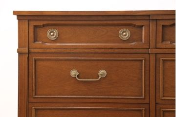 中古　美品　DREXEL HERITAGE(ドレクセルヘリテイジ)　Triune(トライユン)　気品あふれる佇まいが魅力のマホガニー材製サイドボード(チェスト、引き出し)(定価約70万円)(R-050995)