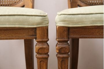 中古　DREXEL HERITAGE(ドレクセルヘリテイジ)　メッシュの背もたれが軽やかな印象を放つダイニングチェア4脚セット(イス、椅子)(定価約120万円)(R-050998)