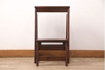 中古　美品　岩谷堂箪笥　漆塗り　特注品!巾着金具がアクセントのケヤキ材製踏み台(ステップ、花台、飾り台)(R-051000)
