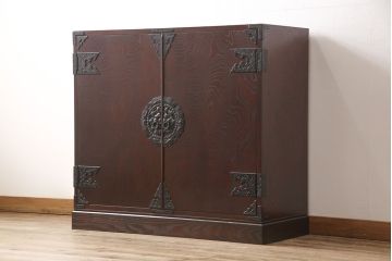 中古　岩谷堂箪笥　台輪付きリメイク　和の趣あふれる衣装盆付きサイドボード(引き出し、着物箪笥、衣装タンス、サイドチェスト、収納棚)(R-051001)
