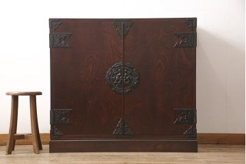 中古　岩谷堂箪笥　台輪付きリメイク　和の趣あふれる衣装盆付きサイドボード(引き出し、着物箪笥、衣装タンス、サイドチェスト、収納棚)(R-051001)