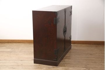 中古　岩谷堂箪笥　台輪付きリメイク　和の趣あふれる衣装盆付きサイドボード(引き出し、着物箪笥、衣装タンス、サイドチェスト、収納棚)(R-051001)