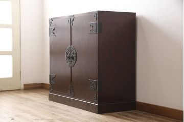 中古　岩谷堂箪笥　台輪付きリメイク　和の趣あふれる衣装盆付きサイドボード(引き出し、着物箪笥、衣装タンス、サイドチェスト、収納棚)(R-051001)