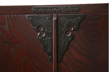 中古　岩谷堂箪笥　台輪付きリメイク　和の趣あふれる衣装盆付きサイドボード(引き出し、着物箪笥、衣装タンス、サイドチェスト、収納棚)(R-051001)