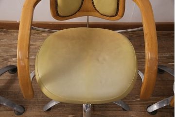 ジャンク品　ナラ材　背もたれなどの凝ったつくりがお洒落なカットチェア3脚セット(スタイリングチェア、バーバーチェア、回転イス)(R-051008)