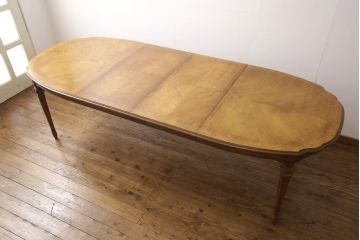 ヴィンテージ家具　DREXEL HERITAGE(ドレクセルヘリテイジ)　Grand Villa(グランドヴィラ)　ウォールナット材　凝った天板のデザインがおしゃれな希少モデルのダイニングテーブル(エクステンションテーブル、パーティーテーブル、4人掛け、6人掛け、ビンテージ)(R-051009)