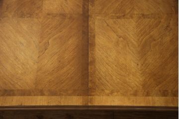 ヴィンテージ家具　DREXEL HERITAGE(ドレクセルヘリテイジ)　Grand Villa(グランドヴィラ)　ウォールナット材　凝った天板のデザインがおしゃれな希少モデルのダイニングテーブル(エクステンションテーブル、パーティーテーブル、4人掛け、6人掛け、ビンテージ)(R-051009)