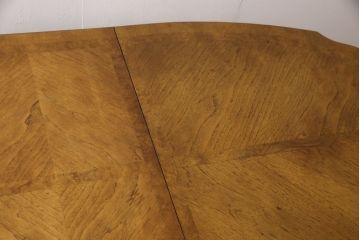 ヴィンテージ家具　DREXEL HERITAGE(ドレクセルヘリテイジ)　Grand Villa(グランドヴィラ)　ウォールナット材　凝った天板のデザインがおしゃれな希少モデルのダイニングテーブル(エクステンションテーブル、パーティーテーブル、4人掛け、6人掛け、ビンテージ)(R-051009)