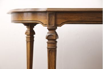 ヴィンテージ家具　DREXEL HERITAGE(ドレクセルヘリテイジ)　Grand Villa(グランドヴィラ)　ウォールナット材　凝った天板のデザインがおしゃれな希少モデルのダイニングテーブル(エクステンションテーブル、パーティーテーブル、4人掛け、6人掛け、ビンテージ)(R-051009)