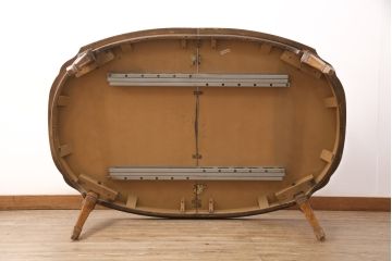 ヴィンテージ家具　DREXEL HERITAGE(ドレクセルヘリテイジ)　Grand Villa(グランドヴィラ)　ウォールナット材　凝った天板のデザインがおしゃれな希少モデルのダイニングテーブル(エクステンションテーブル、パーティーテーブル、4人掛け、6人掛け、ビンテージ)(R-051009)