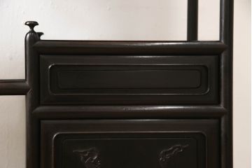 和製アンティーク　指物家具　紫檀(シタン)無垢材　独特な模様がアジアン風な雰囲気を演出する時代飾り棚(茶棚、収納棚、戸棚)(R-051012)