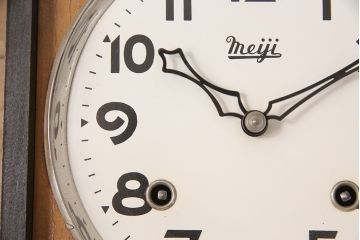 アンティーク時計　昭和中期　Meiji(明治時計社)　ゼンマイ式　クラシカルな雰囲気溢れる大振りの掛け時計(振り子時計、柱時計、古時計)(R-051016)