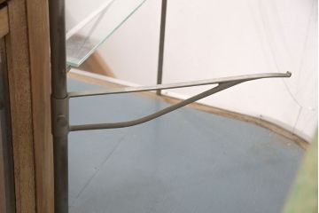 和製アンティーク　タイル張りがレトロで可愛らしい!L型デザインが珍しいガラスケース(陳列棚、ショーケース、店舗什器)(R-051017)
