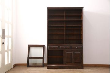 中古　北海道民芸家具　レトロモダンな空間づくりにおすすめのキャビネット(カップボード、食器棚、収納棚)(R-051019)