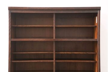 中古　北海道民芸家具　レトロモダンな空間づくりにおすすめのキャビネット(カップボード、食器棚、収納棚)(R-051019)