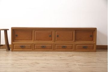 中古　国産高級家具　屋久杉・中桐材　上品な屋久杉の杢目が上質な空間づくりに活躍するローボード(テレビ台、収納棚、戸棚)(R-051022)