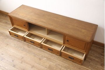 中古　国産高級家具　屋久杉・中桐材　上品な屋久杉の杢目が上質な空間づくりに活躍するローボード(テレビ台、収納棚、戸棚)(R-051022)