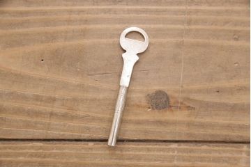 中古　国産高級家具　屋久杉・中桐材　上品な屋久杉の杢目が上質な空間づくりに活躍するローチェスト(サイドボード、テレビ台、引き出し)(R-051023)