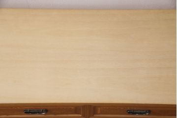 中古　国産高級家具　屋久杉・中桐材　上品な屋久杉の杢目が上質な空間づくりに活躍するリビングボード(チェスト、引き出し、テレビ台)(R-051024)