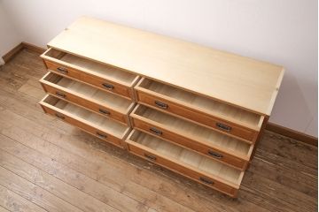 中古　国産高級家具　屋久杉・中桐材　上品な屋久杉の杢目が上質な空間づくりに活躍するリビングボード(チェスト、引き出し、テレビ台)(R-051024)