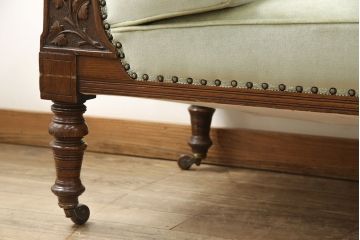 イギリスアンティーク　オーク材　優雅な雰囲気づくりにおすすめ!クラシカルなシェーズロング(カウチソファ、長椅子)(R-051028)