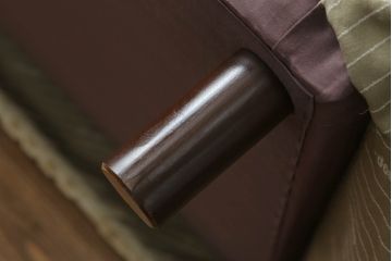 中古　美品　カリモク家具(karimoku)　domani(ドマーニ)　エクセルライフ　エレガントな雰囲気漂う1人掛けソファ(1P、アームチェア)(R-051030)
