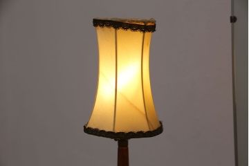 イギリスヴィンテージ　E.GOMME社　オーク材　希少品!レトロな照明付きのビンテージドレッサー&スツールセット(化粧台、三面鏡、鏡台、イス、椅子)(R-051033)