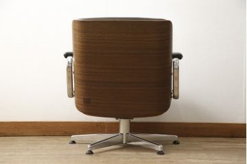 和製ヴィンテージ　コクヨ　ローズウッド材　希少モデル!かっこ良さと温かい雰囲気を兼ね備えたラウンジチェア(1人掛けソファ、アームチェア、デスクチェア、オフィスチェア、回転チェア、ビンテージ)(R-051036)
