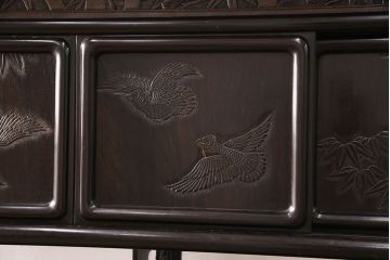 和製アンティーク　時代物　本シタン(紫檀)材　希少品!繊細な彫り装飾が見事な大型の飾り棚(茶棚、収納棚、戸棚)(R-051037)