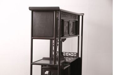 和製アンティーク　時代物　本シタン(紫檀)材　希少品!繊細な彫り装飾が見事な大型の飾り棚(茶棚、収納棚、戸棚)(R-051037)