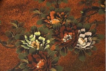 ヴィンテージ家具　繊細な絵柄が目を引くシノワズリ様式のサイドボード(リビングボード、引き出し、収納棚、ビンテージ)(R-051038)