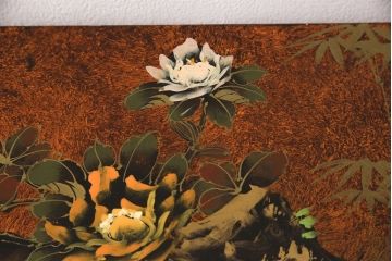ヴィンテージ家具　繊細な絵柄が目を引くシノワズリ様式のサイドボード(リビングボード、引き出し、収納棚、ビンテージ)(R-051038)