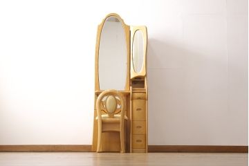 中古　IDC大塚家具　アベイル　バーズアイ(鳥眼杢)　メープル　温かみのある色合いと滑らかで美しい木肌がラグジュアリーな空間を演出するドレッサー、チェアセット(鏡台、姿見)(定価約24万円)(R-051043)