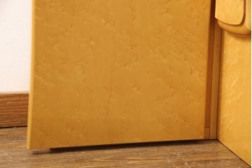 中古　IDC大塚家具　アベイル　バーズアイ(鳥眼杢)　メープル　温かみのある色合いと滑らかで美しい木肌がラグジュアリーな空間を演出するドレッサー、チェアセット(鏡台、姿見)(定価約24万円)(R-051043)