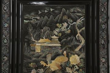 中古　最高級品　希少!豪華絢爛な装飾が存在感を放つ螺鈿細工のワードローブ(衣装タンス、収納棚、洋服タンス)(定価約500万円)(R-051045)
