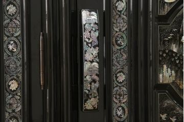 中古　最高級品　希少!豪華絢爛な装飾が存在感を放つ螺鈿細工のワードローブ(衣装タンス、収納棚、洋服タンス)(定価約500万円)(R-051045)
